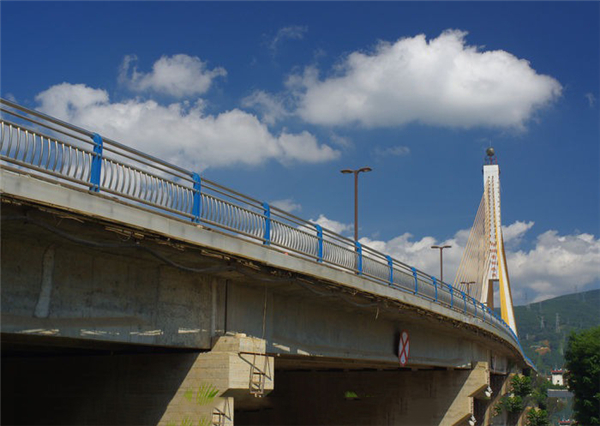 铜川304不锈钢桥梁护栏：安全、耐用与美观的完美结合